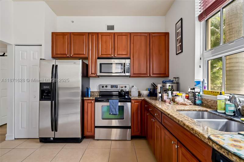 2 bedroom Condominium at 3001 NE 185th St 135, Alaqua Condo, Aventura — photo 3