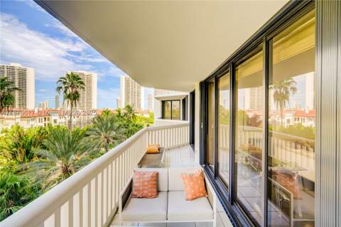 2000 Island Blvd 710, Aventura FL - photo 21 of 30