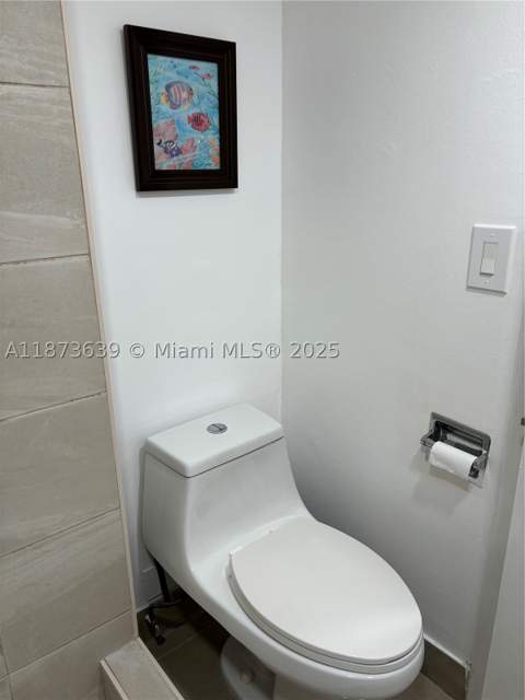 3475 N Country Club Dr 116, Aventura FL - photo 21 of 37