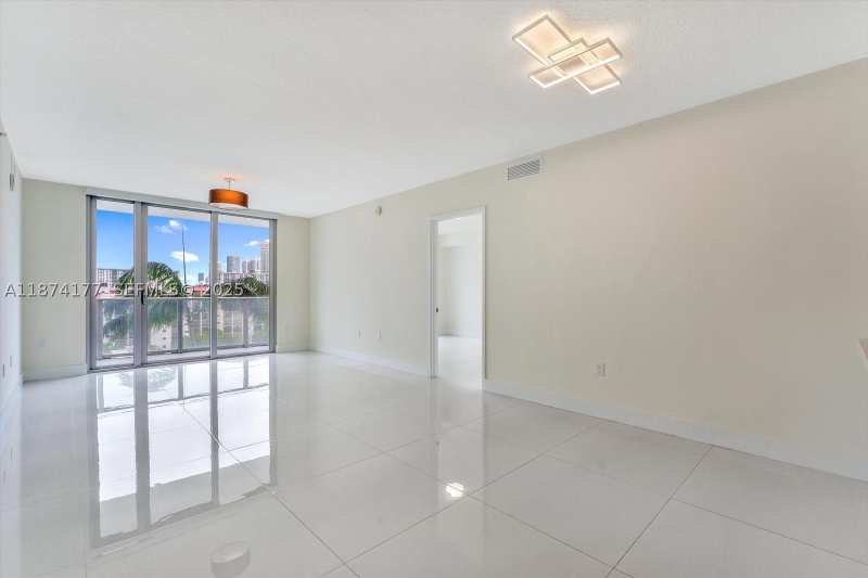 2 bedroom Condominium at 300 Sunny Isles Blvd 4-803, Parque Towers Condo, Sunny Isles Beach — photo 1