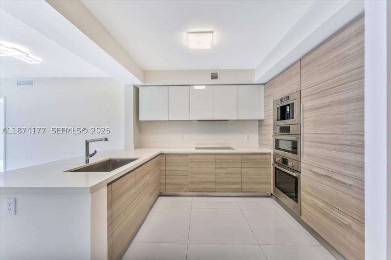 2 bedroom Condominium at 300 Sunny Isles Blvd 4-803, Parque Towers Condo, Sunny Isles Beach — photo 5