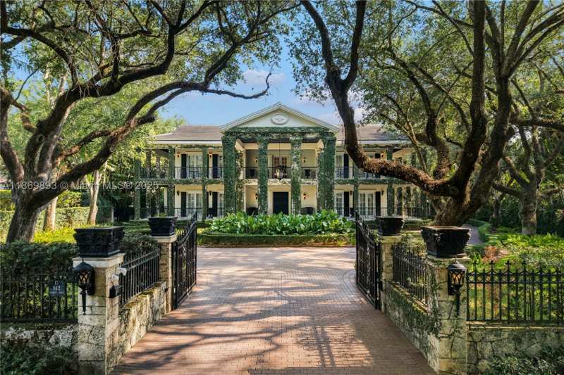 6 bedroom SingleFamilyResidence at 612 Sunset Dr, Coral Gables Bisc Bay Sec, Coral Gables — photo 1