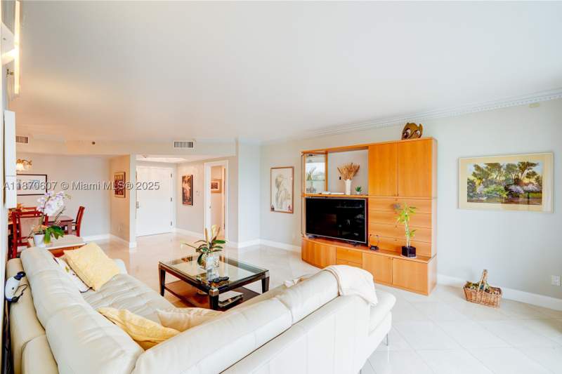 2 bedroom Condominium at 2000 Island Blvd 408, 2000 Isl Blvd Williams Is, Aventura — photo 3
