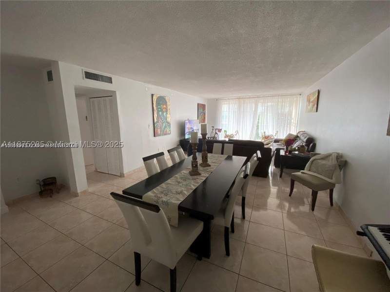 2 bedroom Condominium at 1670 NE 191st St 315-3, Jade Winds Group Allamand, Miami — photo 2