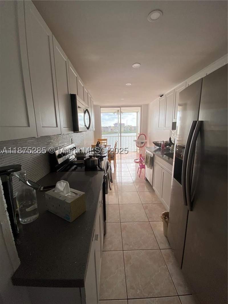 2 bedroom Condominium at 1670 NE 191st St 315-3, Jade Winds Group Allamand, Miami — photo 3