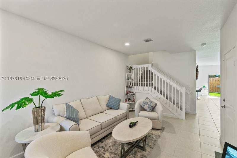 3 bedroom Townhouse at 13378 SW 287th Ter 13378, Pine Isle, Homestead — photo 5