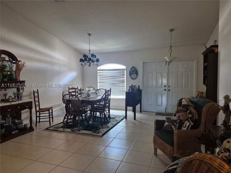 4 bedroom SingleFamilyResidence at 17333 SW 284th St, Redlands Cove, Homestead — photo 2