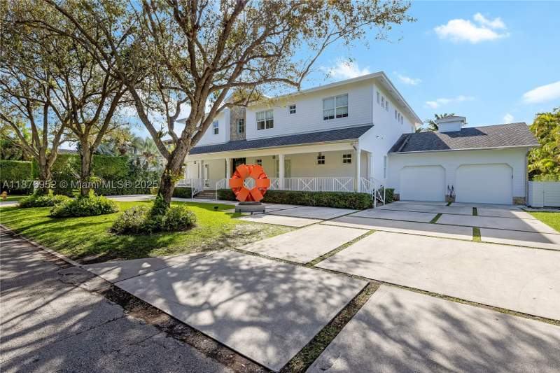 7 bedroom SingleFamilyResidence at 9460 SW 69th Ave, Barbara Park, Pinecrest — photo 2