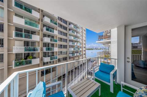 1228 West Ave 312, Miami Beach FL - photo 6 of 31