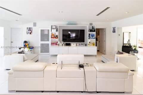 1215 N Biscayne Point Rd, Miami Beach FL - photo 10 of 54