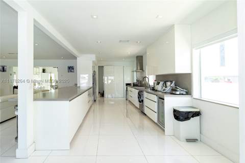 1215 N Biscayne Point Rd, Miami Beach FL - photo 18 of 54