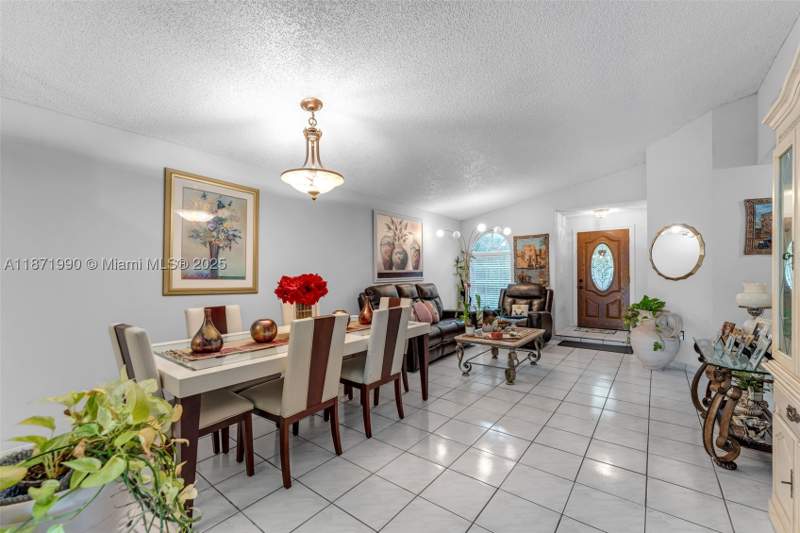 4 bedroom SingleFamilyResidence at 8101 SW 159th Ct, West Garden Homes At Lago, Miami — photo 5