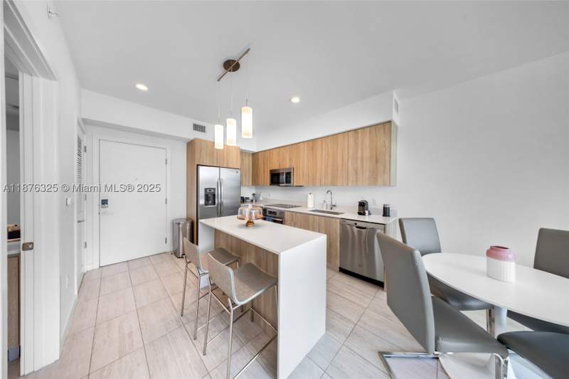 1 bedroom Condominium at 3900 Biscayne Blvd S-208, Quadro Condo, Miami — photo 2