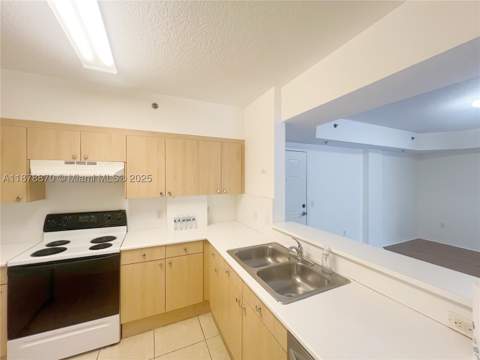 9340 Fontainebleau Blvd W206, Miami FL - photo 11 of 32