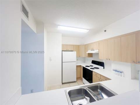 9340 Fontainebleau Blvd W206, Miami FL - photo 13 of 32