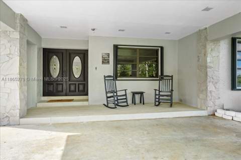 19926 SW 326th St, Homestead FL - photo 6 of 46