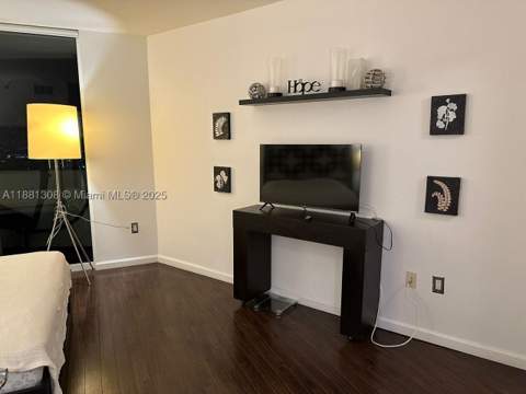 19501 S W country Club dr 1706, Aventura FL - photo 9 of 18