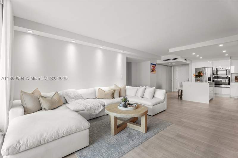 3 bedroom Condominium at 2301 Collins Ave 1523-24, Roney Palace Condo, Miami Beach — photo 4