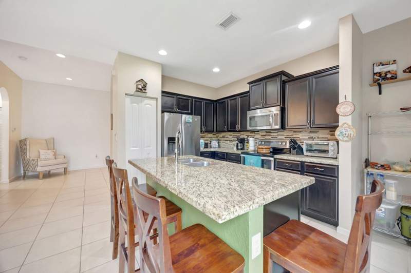 4 bedroom SingleFamilyResidence at 25123 SW 118th Place, Hemingway Point, Cutler Bay — photo 2
