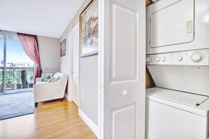 2 bedroom Condominium at 816 NW 11th St 905, Seybold Pointe Condo, Miami — photo 4