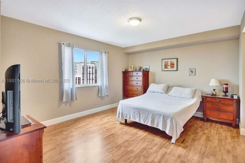 2 bedroom Condominium at 816 NW 11th St 905, Seybold Pointe Condo, Miami — photo 5
