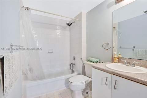 816 NW 11th St 905, Miami FL - photo 9 of 14