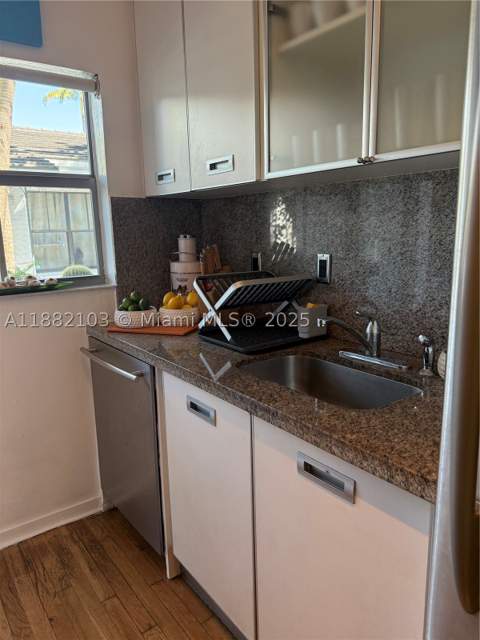 1600 Michigan Ave 1, Miami Beach FL - photo 9 of 14