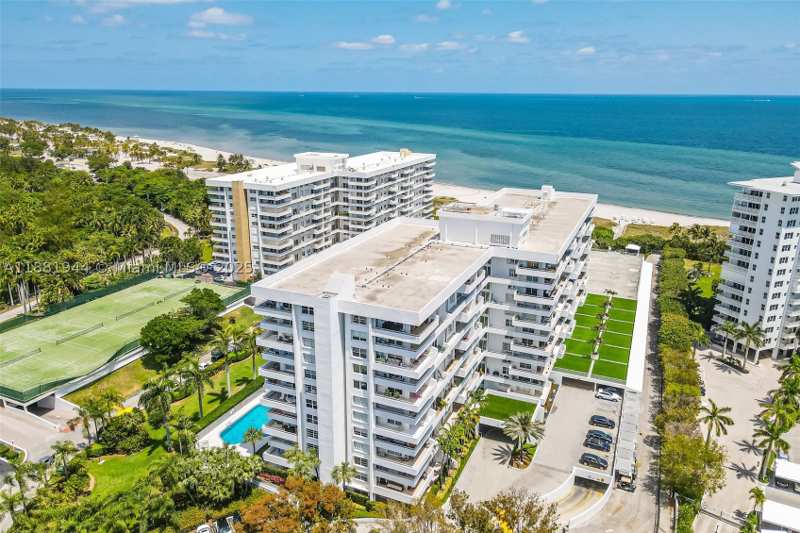 3 bedroom Condominium at 155 Ocean Lane Dr 300, Commodore Club West Condo, Key Biscayne — photo 1