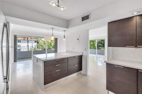 155 Ocean Lane Dr 300, Key Biscayne FL - photo 12 of 37