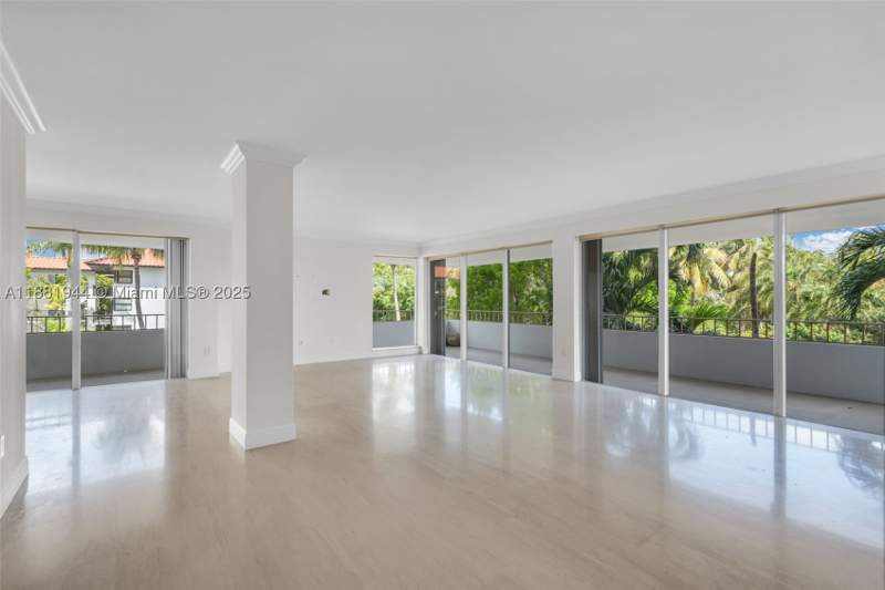 3 bedroom Condominium at 155 Ocean Lane Dr 300, Commodore Club West Condo, Key Biscayne — photo 3