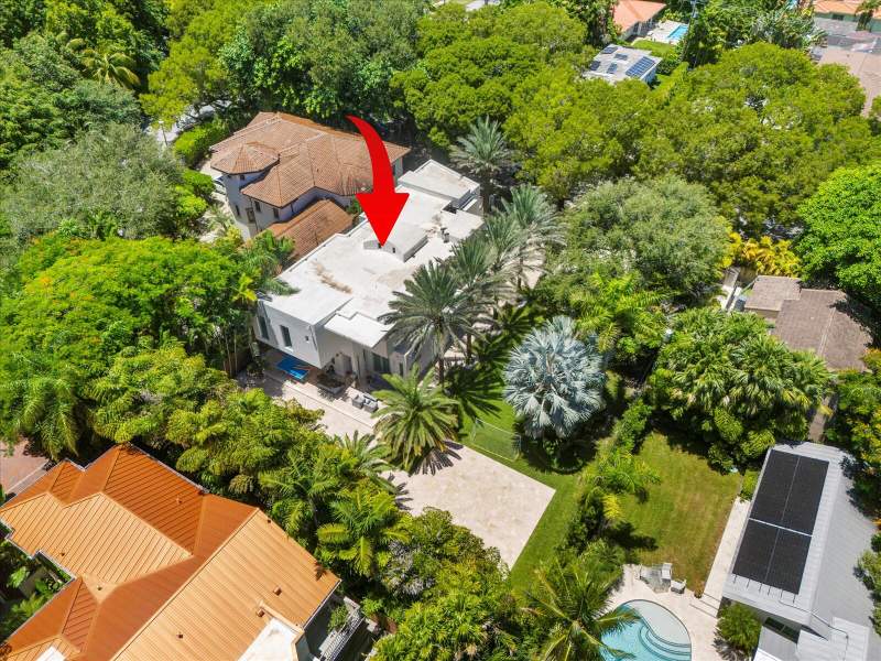 6 bedroom SingleFamilyResidence at 3917 SW 42nd Avenue, Rapanos Subdivision, Miami — photo 2