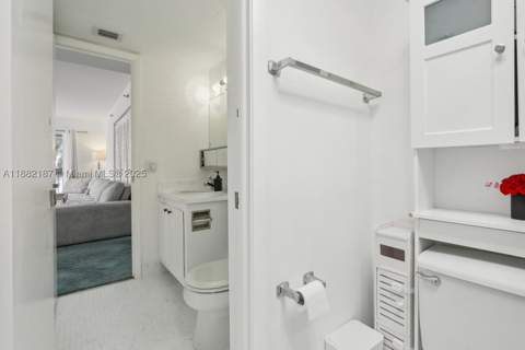 1345 West Avenue 304, Miami Beach FL - photo 11 of 30