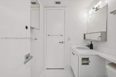 1345 West Avenue 304, Miami Beach FL - photo 15 of 30
