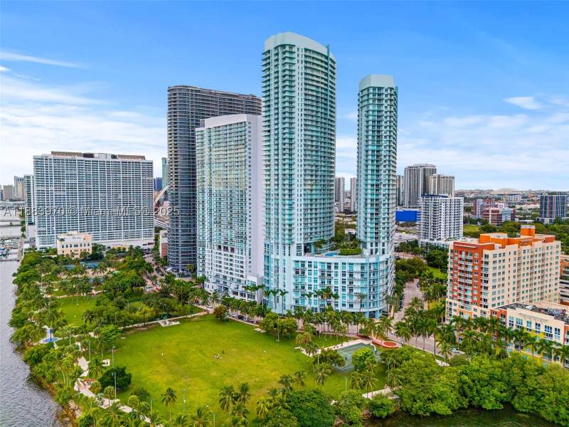 2 bedroom Condominium at 1900 N Bayshore Dr 4018, Quantum On The Bay Condo, Miami — photo 2