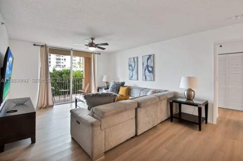 19601 E Country Club Dr 7308, Aventura FL - photo 14 of 55