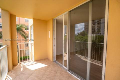 19601 E Country Club Dr 7308, Aventura FL - photo 17 of 55