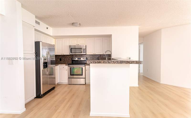 3 bedroom Condominium at 19601 E Country Club Dr 7308, The Yacht Club At Aventura, Aventura — photo 5