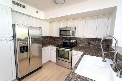 19601 E Country Club Dr 7308, Aventura FL - photo 6 of 55