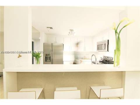 1250 S Miami Ave 901, Miami FL - photo 7 of 10