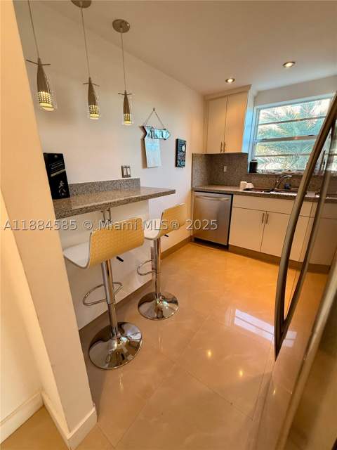 4142 N Jefferson Ave 4D, Miami Beach FL - photo 15 of 32