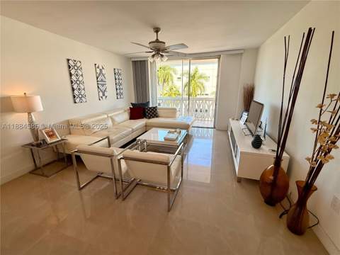 4142 N Jefferson Ave 4D, Miami Beach FL - photo 8 of 32