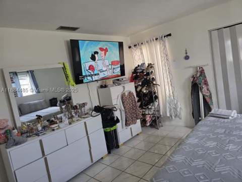 130 SW 115th Ave, Sweetwater FL - photo 6 of 10