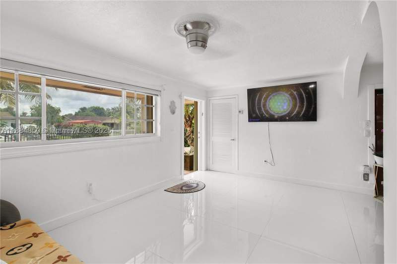 4 bedroom SingleFamilyResidence at 15745 SW 303rd Ter, Newton Heights, Homestead — photo 2