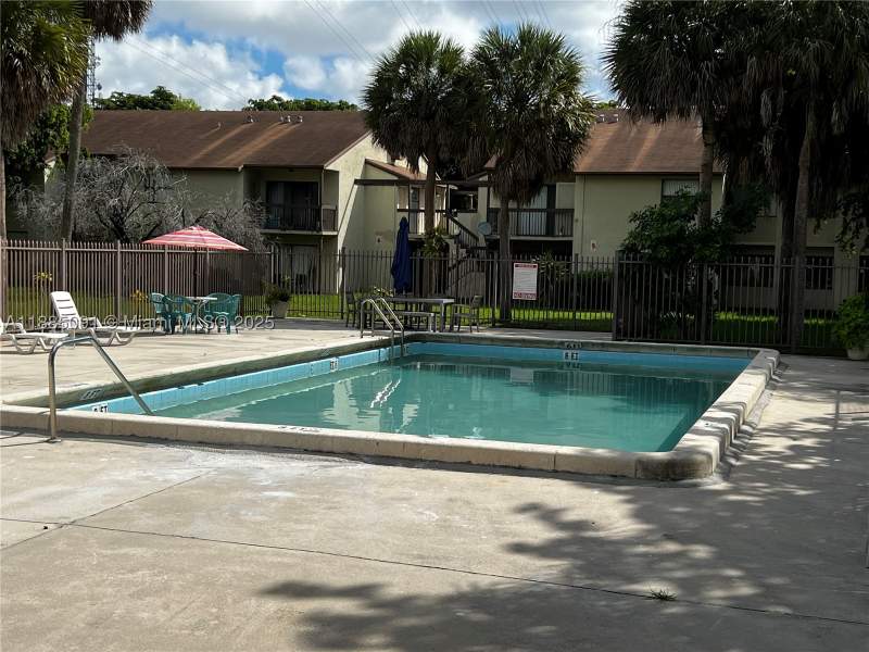 2 bedroom Condominium at 415 NW 210th St 206, McArthur Park Misty Lk Co, Miami Gardens — photo 4