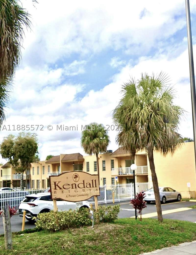 3 bedroom Condominium at 13700 SW 62nd St 250, Kendall Heights Condo, Miami — photo 3