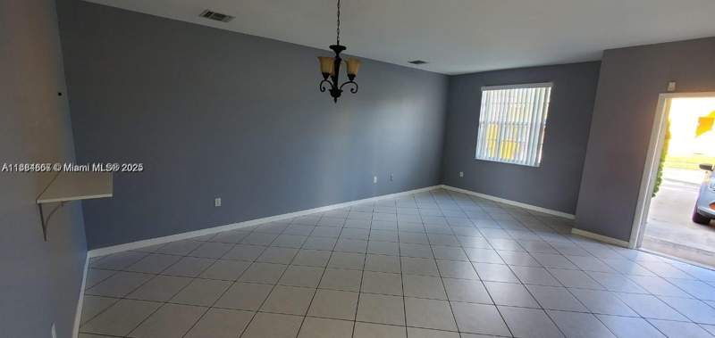 3 bedroom Townhouse at 60 SE 6th Rd, Casa Del Sur, Homestead — photo 2