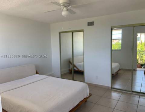 360 Meridian Ave 4C, Miami Beach FL - photo 10 of 14