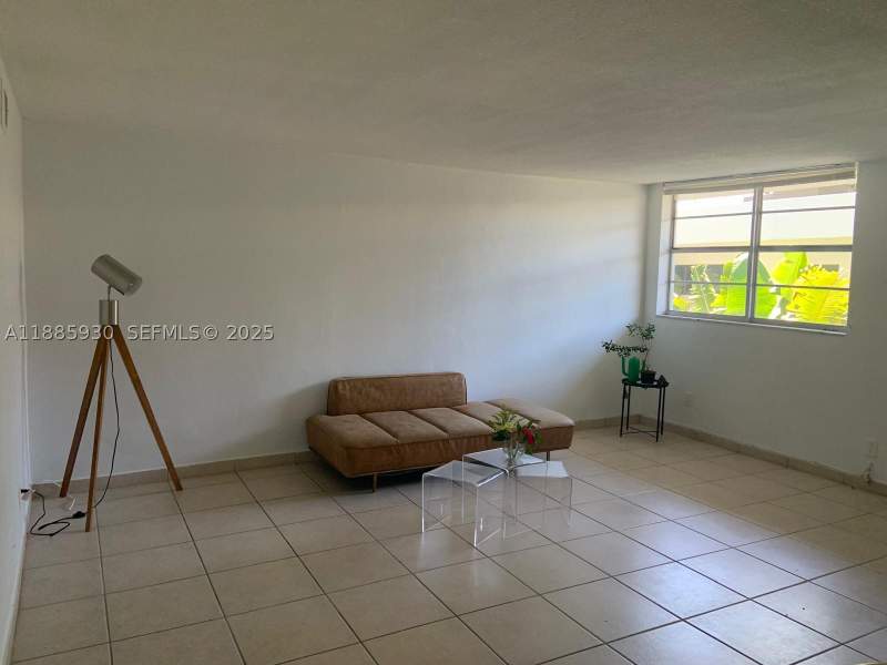 1 bedroom Condominium at 360 Meridian Ave 4C, 360 Bldg Inc Condo, Miami Beach — photo 4