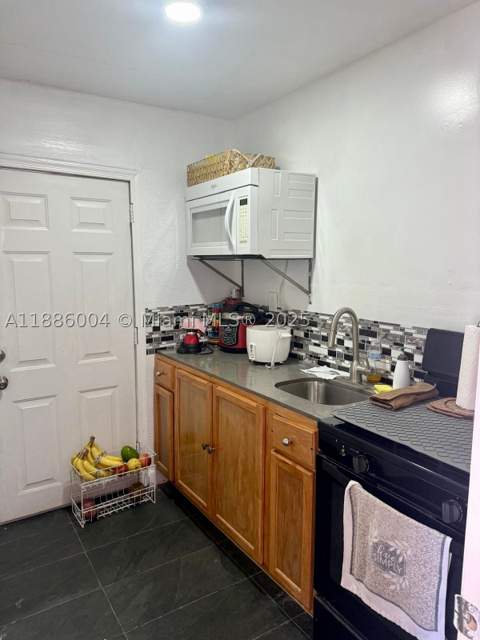 19611 NW 47th Ave, Miami Gardens FL - photo 19 of 21