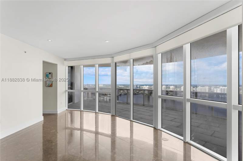 3 bedroom Condominium at 18201 Collins Ave 5301, Trump Royale Condo, Sunny Isles Beach — photo 2
